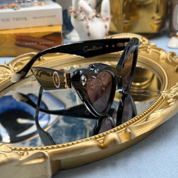 🆕 CAMILLA 🧿 NWOT Flutterby Sunglasses, Black Acetate & Dark Pink Lens - Picture 8 of 16